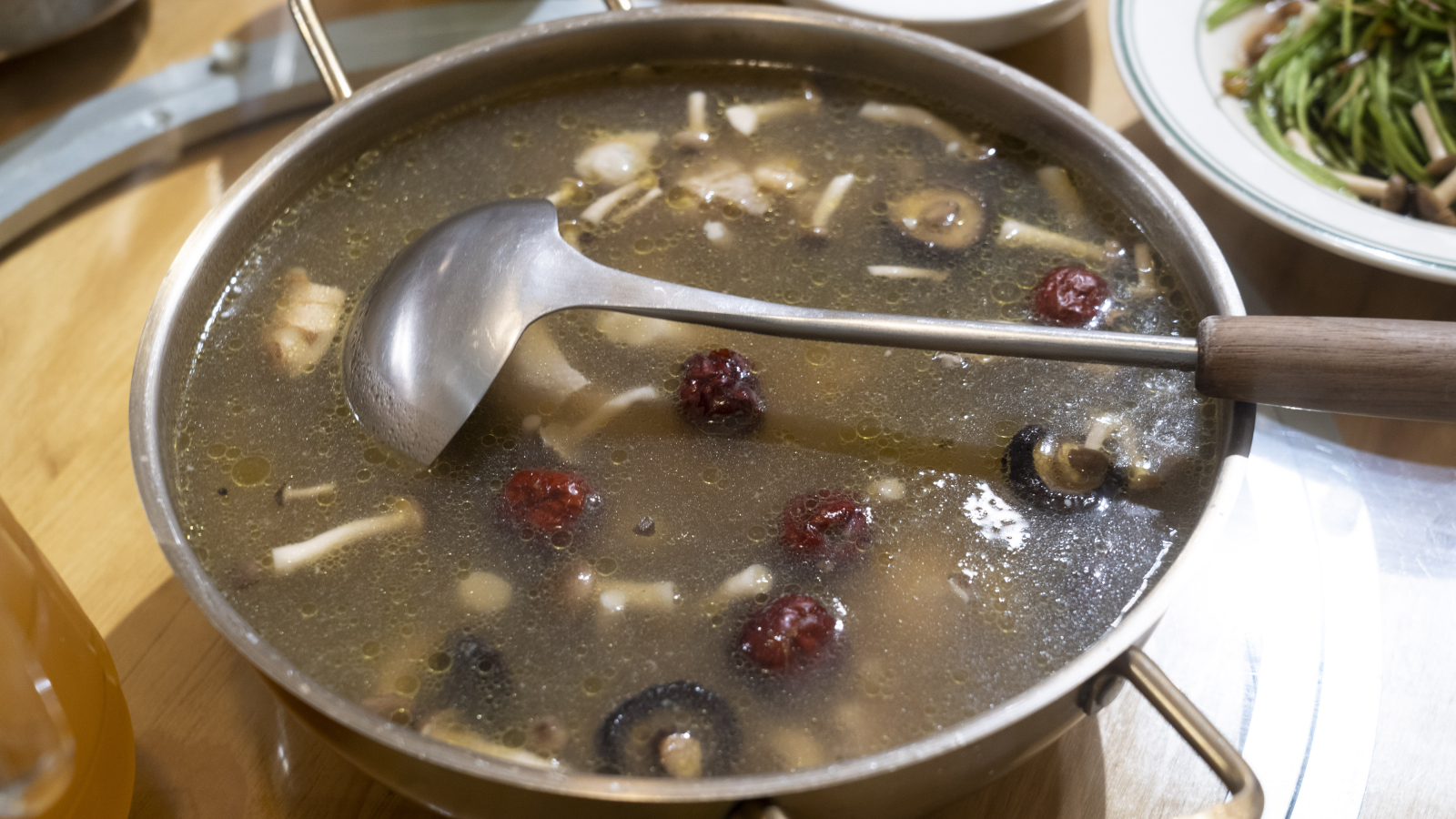 剝皮辣雞蛤蜊湯